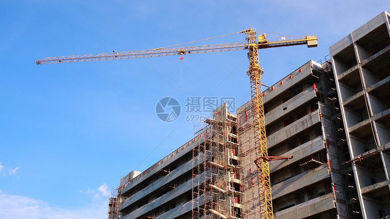 2025年工程造价专业就业前景展望：机遇与挑战并存**